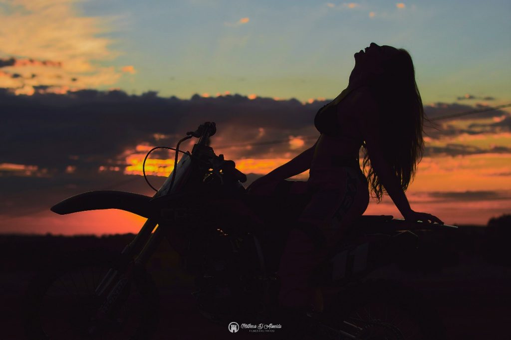 Conhe&ccedil;a Gaby Penrabel a piloto e modelo do Mato Grosso do Sul