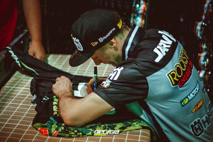 Graham Jarvis lan&ccedil;a sua linha no Brasil na Menta Motos