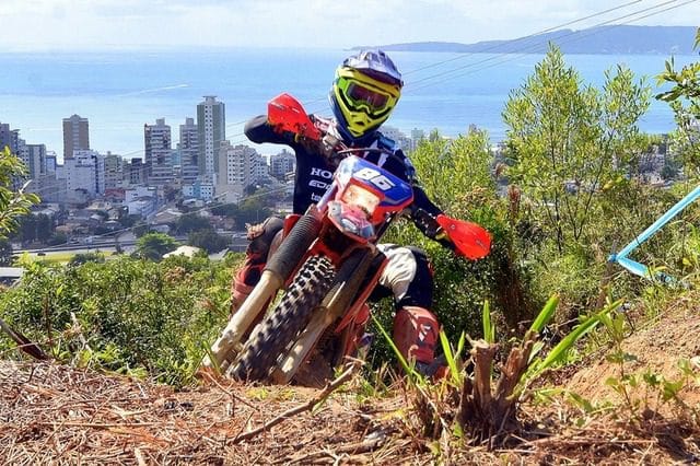 Vit&oacute;ria dupla para a Edgers Factory Team na estreia do Brasileiro de Enduro