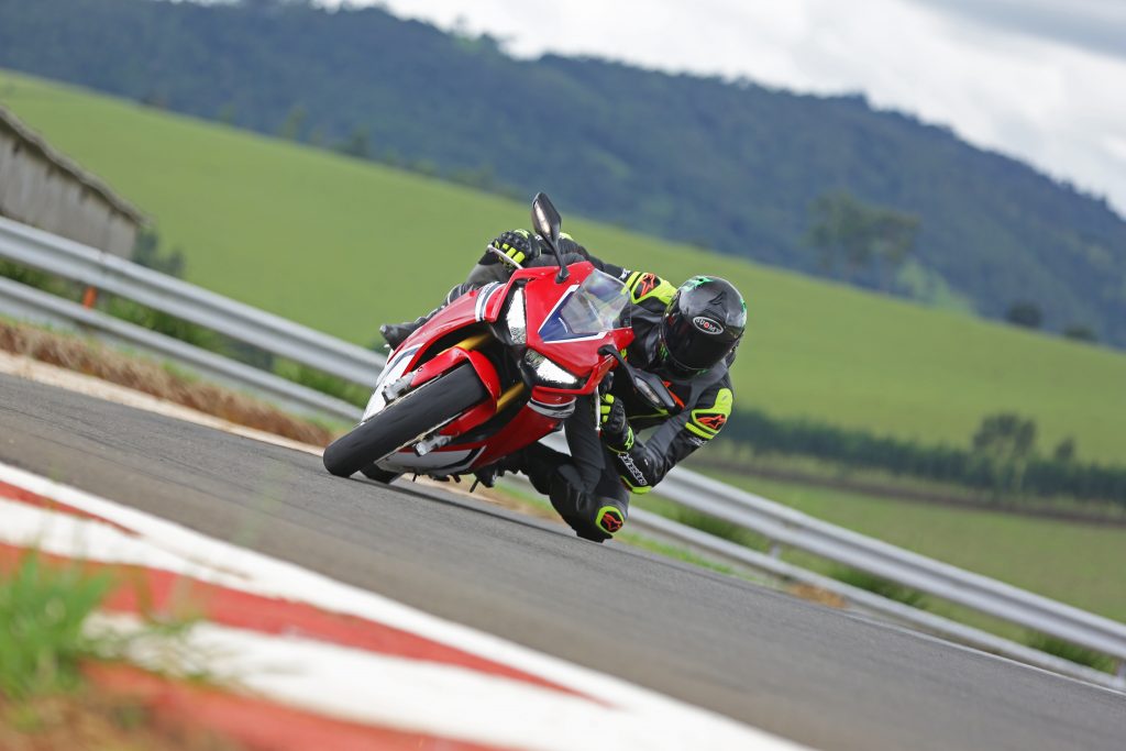 Motobatt anuncia nova parceria com o piloto Leandro Mello