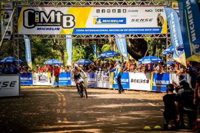 CIMTB: Henrique Avancini e Argentina Paula Quiros repetem feito e levam XCC