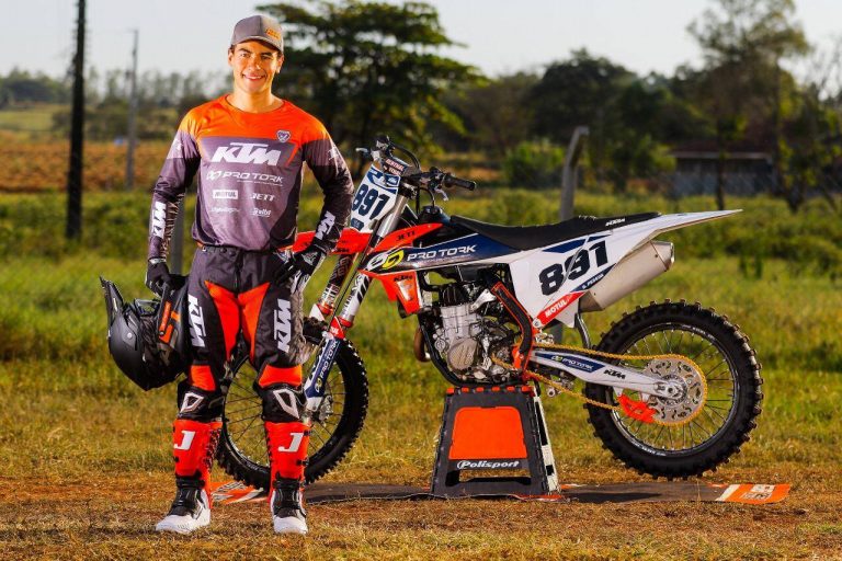 Gustavo Pessoa começa a temporada vencendo pela KTM Brasil, batemos um papo com o piloto para contar mais sobre a nova fase!