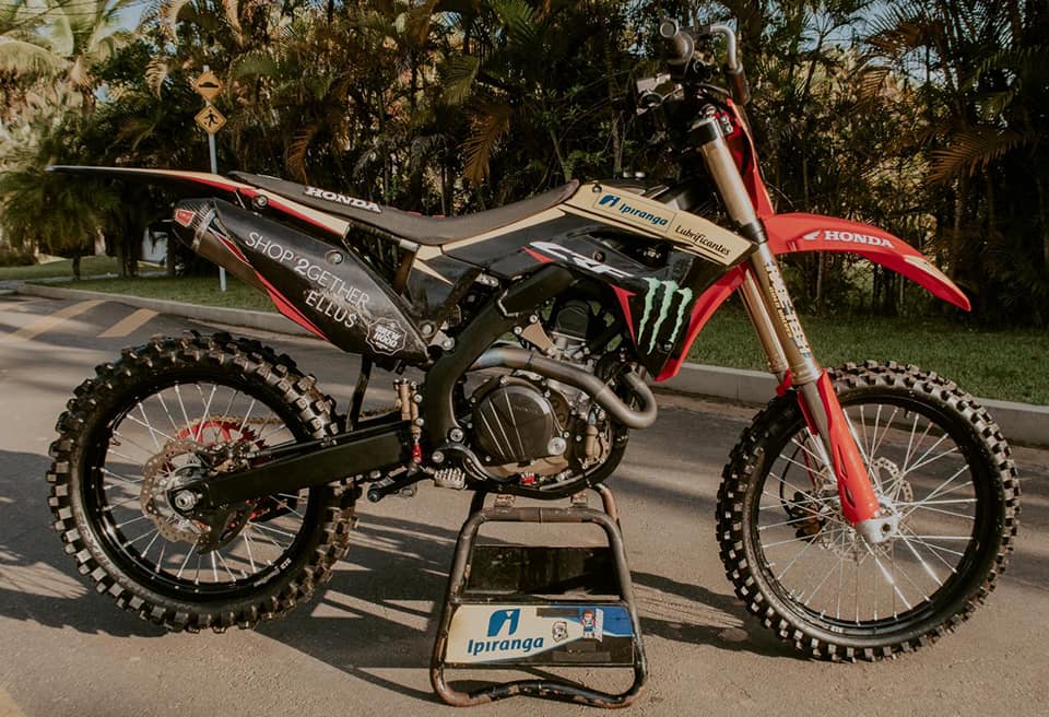 Como ficou a CRF 450F personalizada do Fred Kyrillos