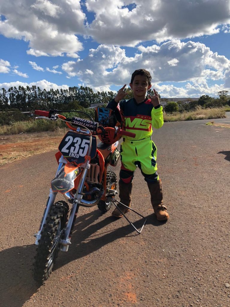 Mobiliza&ccedil;&atilde;o realiza sonho de menino em se tornar piloto