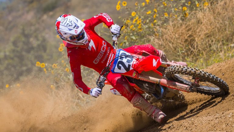 Chase Sexton treinando de CRF 450R para a temporada do AMA Motocross