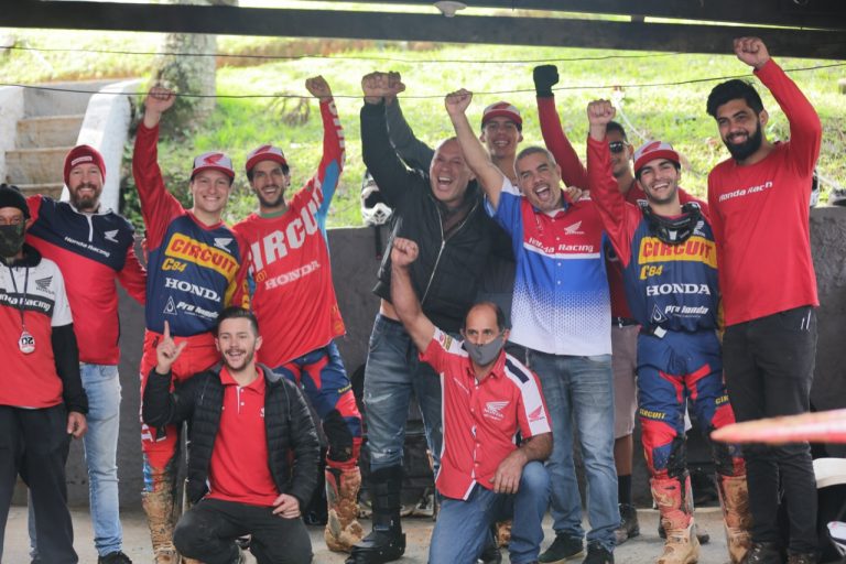 Wanderlei Silva do MMA, motiva o Team Honda Racing Brasil | Vídeo