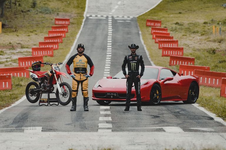 CRF 450R vs Ferrari 458 Itália: Quem vence essa disputa?