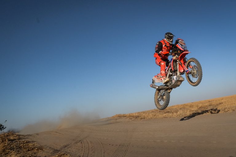 A um dia do final, Gregório Caselani lidera as motos no Rally Jalapão