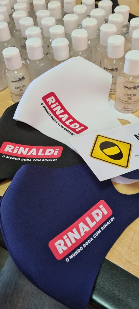 Rinaldi Pneus destina 2 mil m&aacute;scaras para motociclistas ga&uacute;chos