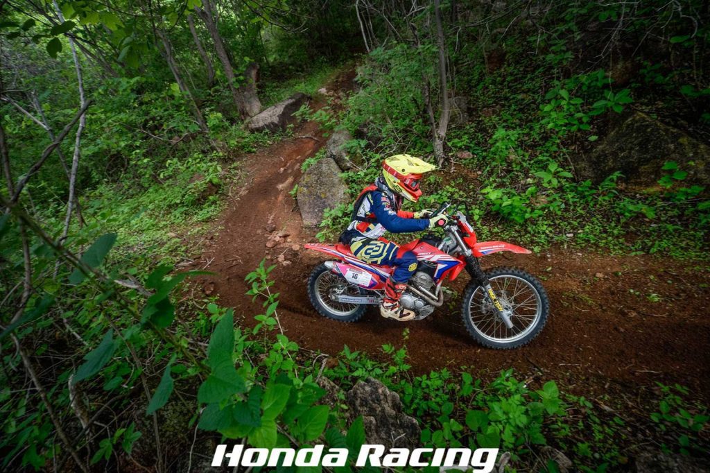 Perfil Honda Racing Rider | B&aacute;rbara Neves