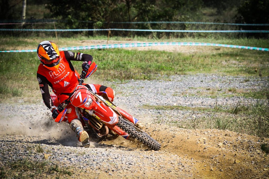 Gabriel Soares vence 2&ordf; etapa do Brasileiro de Enduro FIM, em Penha (SC)