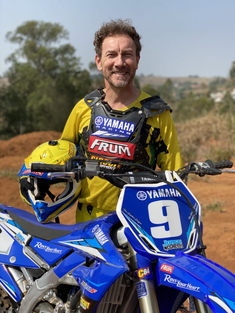 Jorge Negretti volta &agrave;s origens