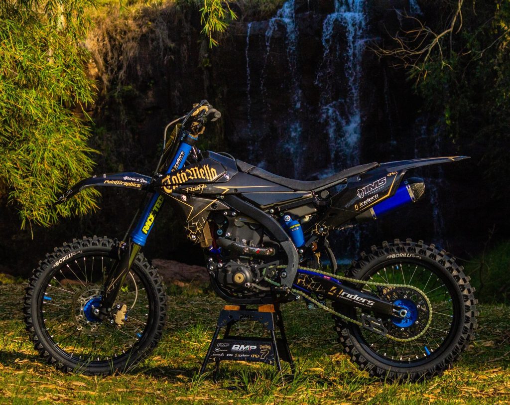 Projeto de Customiza&ccedil;&atilde;o YZF 450 e MXF 125 do piloto de Freestyle Motocross Tat&aacute; Mello