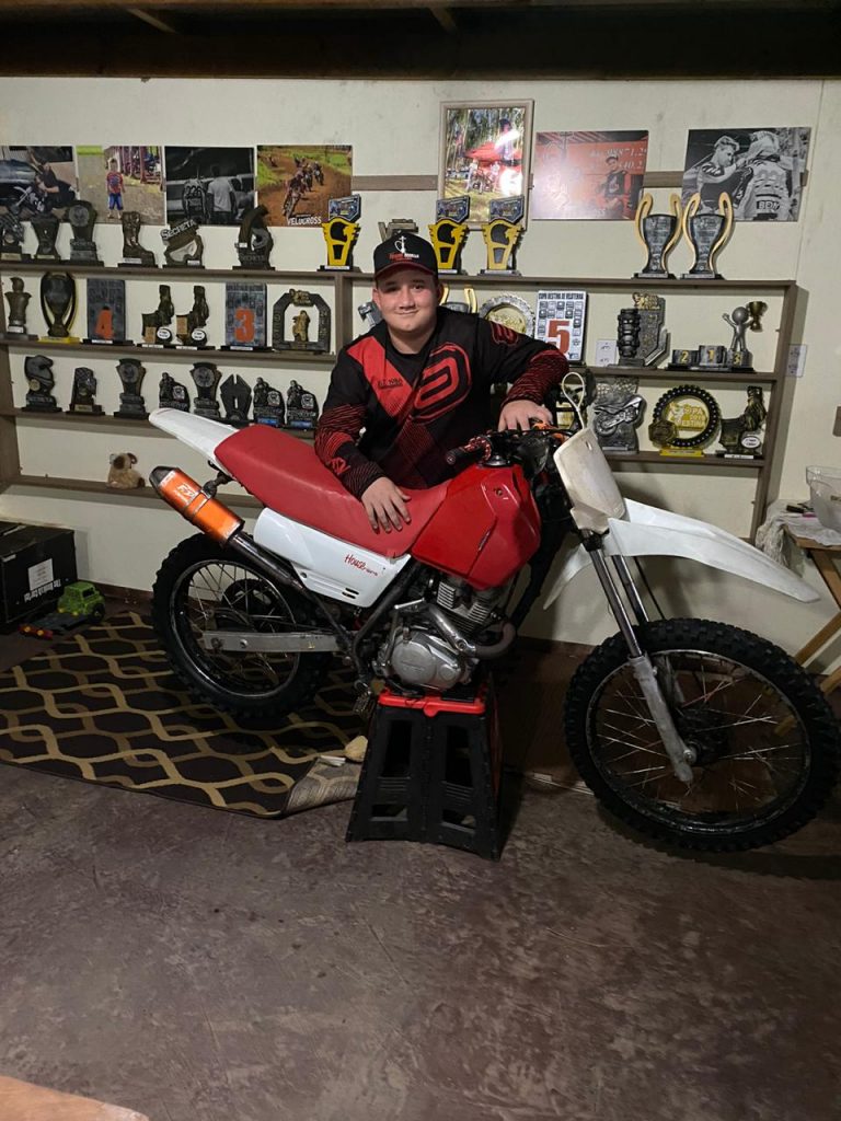 Conheça a história de Kailan, mais um jovem com sonho em se tornar piloto