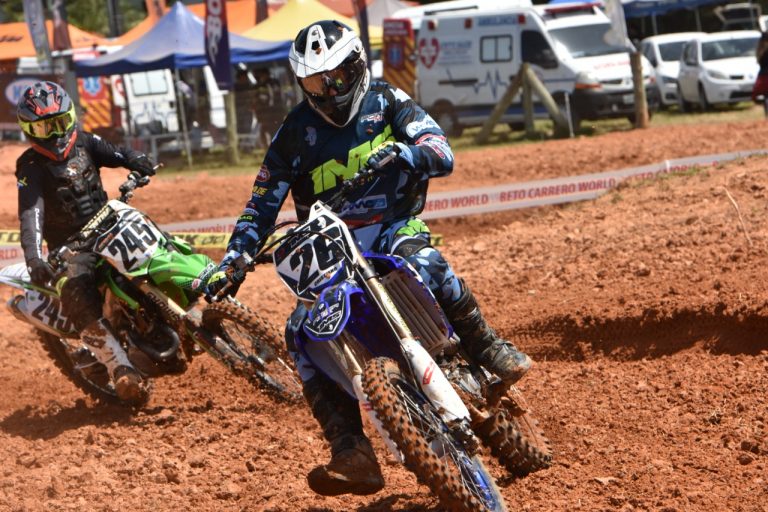 Treinos livres abrem programação oficial do Brasileiro de Motocross
