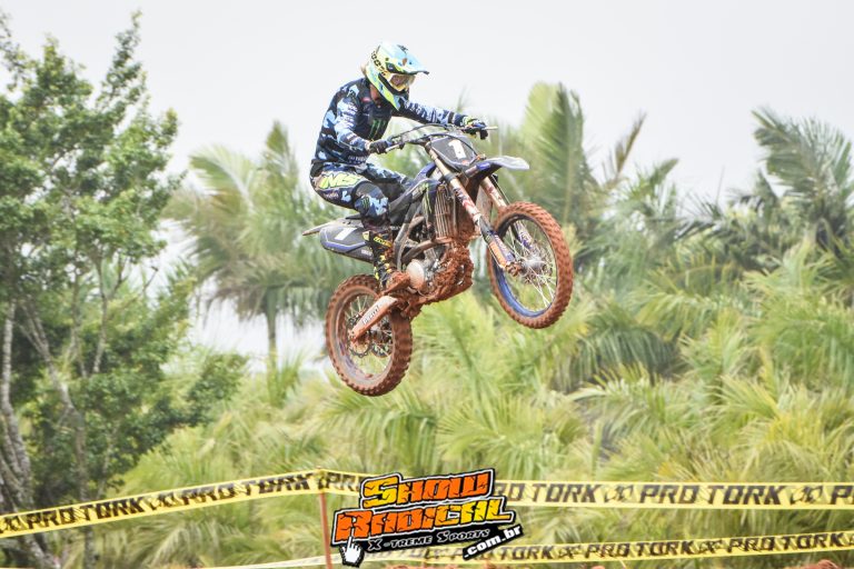 Assista ao vídeo da piloto Maiara Basso na abertura do Brasileiro de Motocross