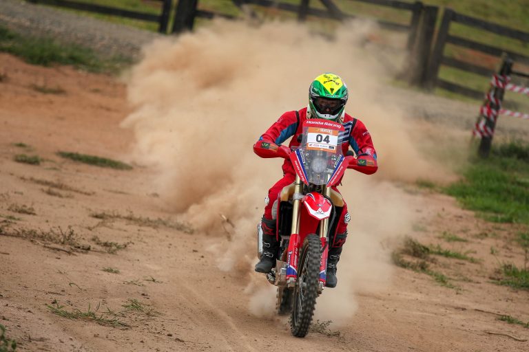 Honda Racing larga entre os primeiros das motos no Sertões 2020