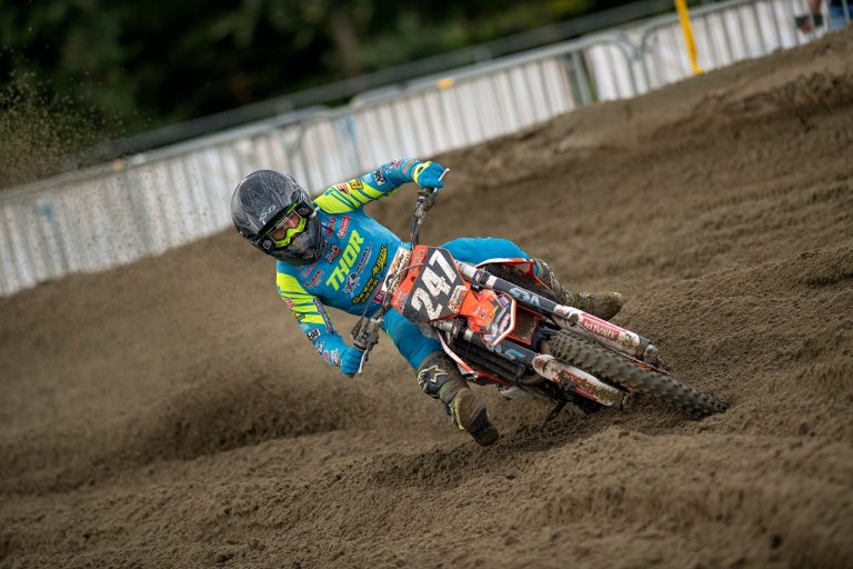 Rinaldi Pneus é apoiadora de pilotos que retomam competições de motocross na Europa