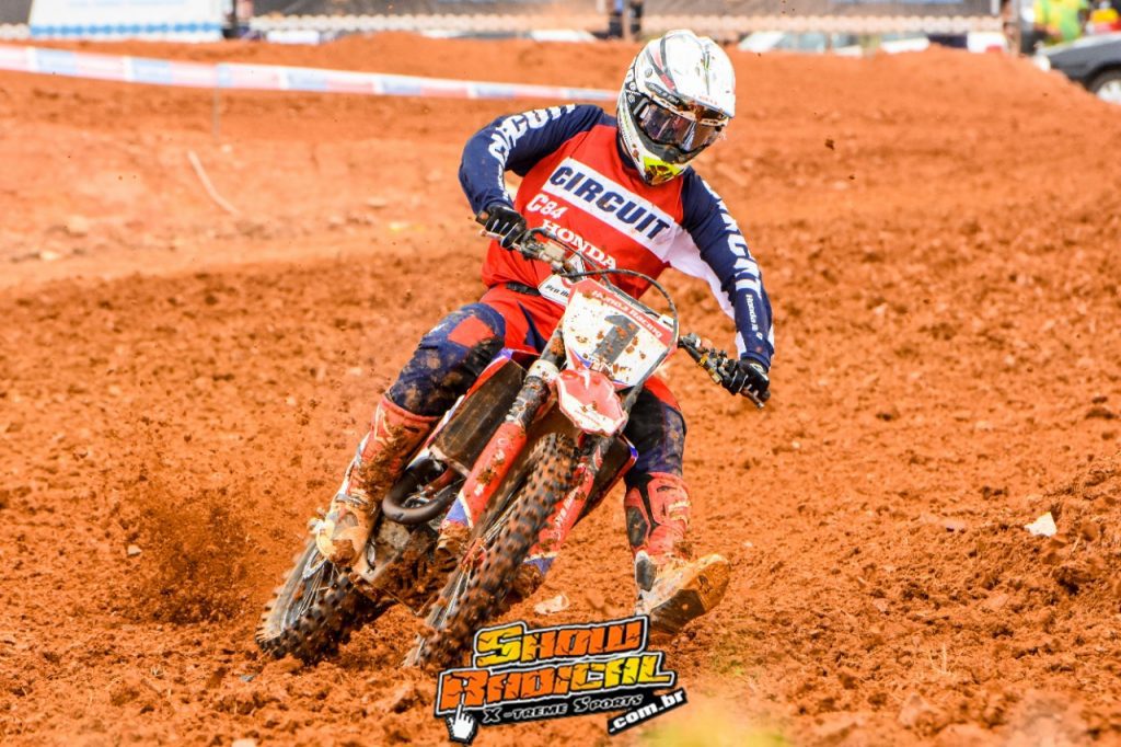 Anthony Rodriguez assume lideran&ccedil;a das categorias MX1 e Elite MX do Brasileiro de Motocross