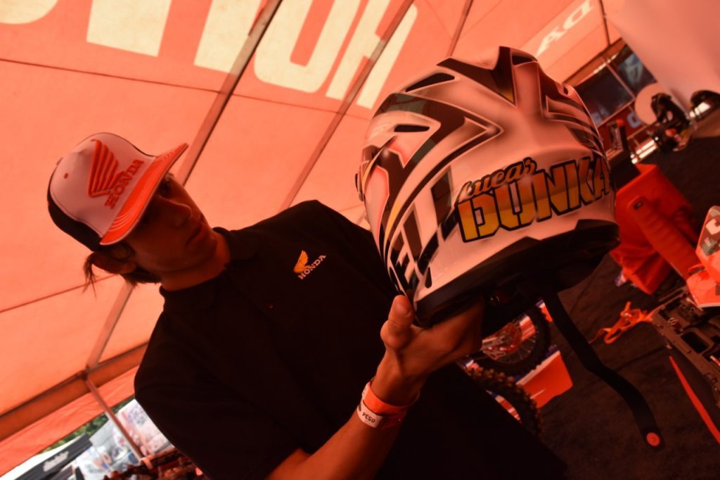 Produtos Inside Pinturas em a&ccedil;&atilde;o no Brasileiro de Motocross