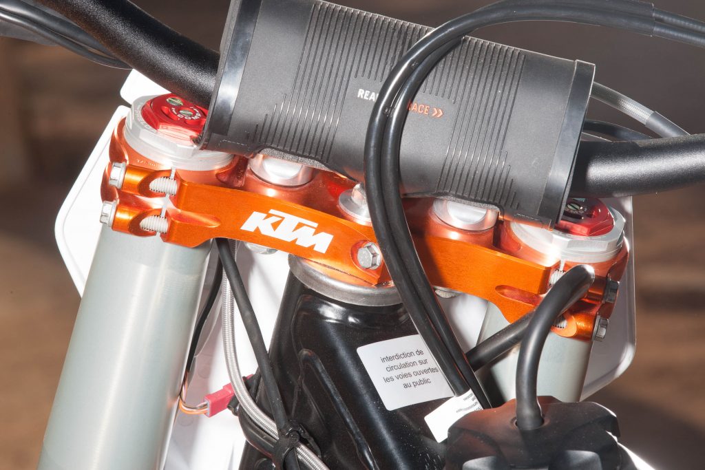 Conhe&ccedil;a a KTM 450 SX-F de 130 Mil Reais