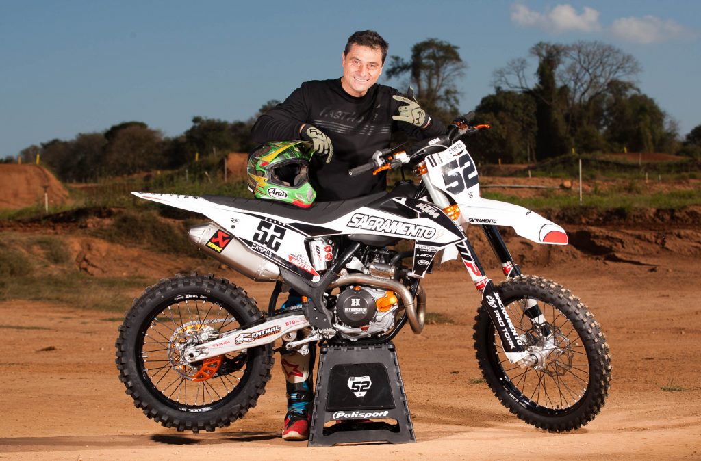 Conhe&ccedil;a a KTM 450 SX-F de 130 Mil Reais