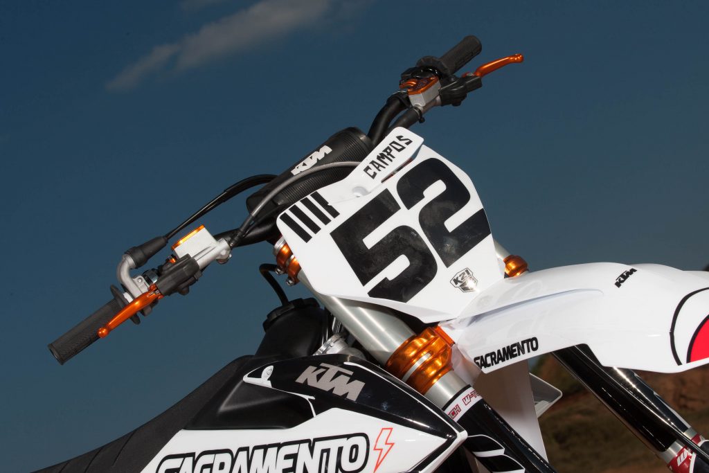Conhe&ccedil;a a KTM 450 SX-F de 130 Mil Reais