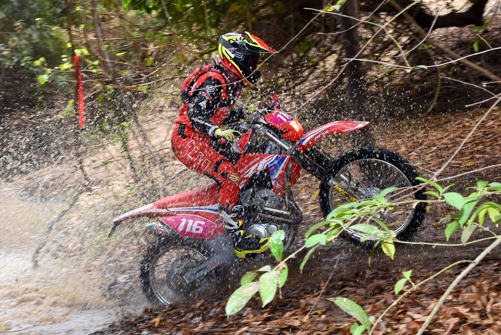 Honda Racing vence principais categorias do Brasileiro de Enduro em Rio Negrinho (SC)