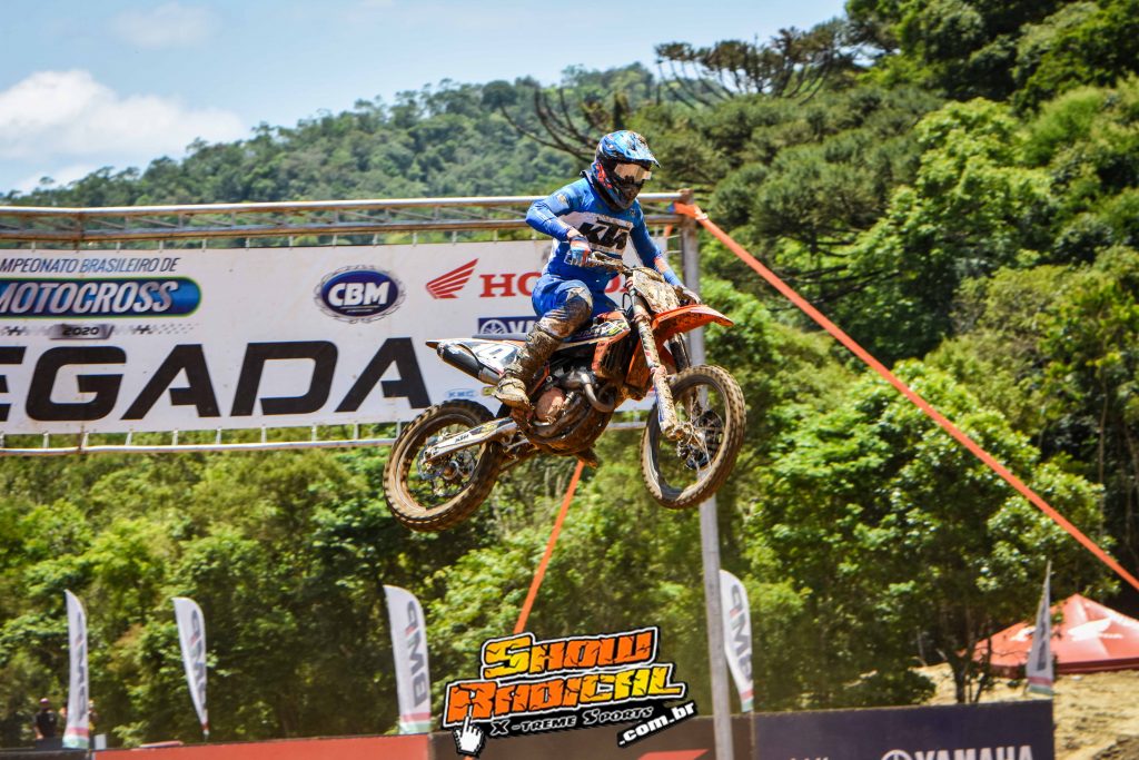 KTM mant&eacute;m lideran&ccedil;a em duas categorias ap&oacute;s a 4&ordf; etapa do Brasileiro de Motocross em Apia&iacute;-SP.