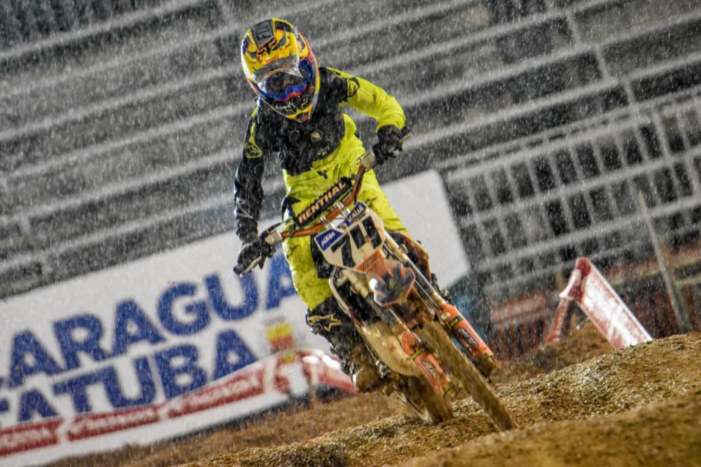 Paulo Alberto vence as duas baterias e &eacute; campe&atilde;o do Arena Cross 2020