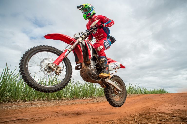 Bissinho Zavatti é campeão na geral das motos do Brasileiro de Rally Baja