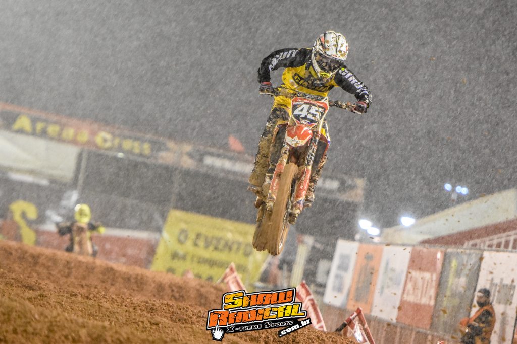 Lucas Dunka &eacute; bicampe&atilde;o da categoria AX2 no Arena Cross