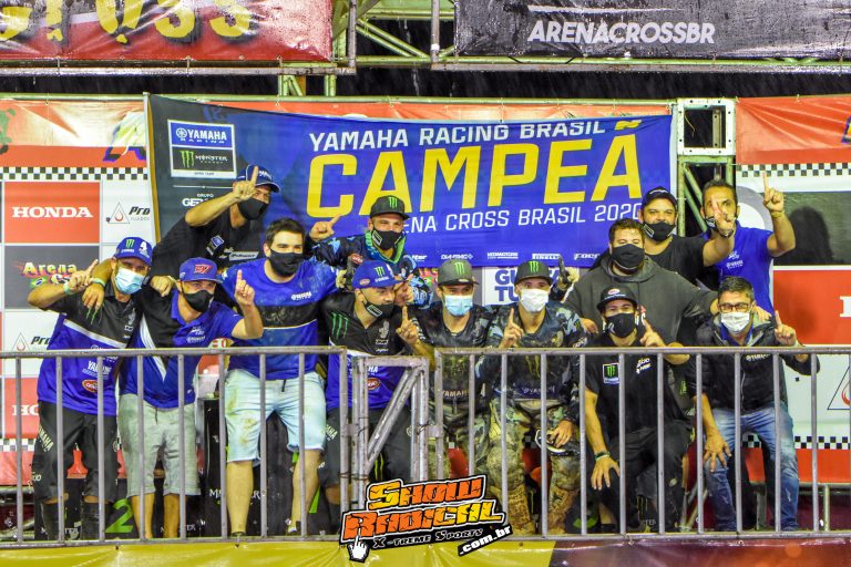Com Paulo Alberto, Yamaha é Campeã do Arena Cross e conquista a Tríplice Coroa em 2020
