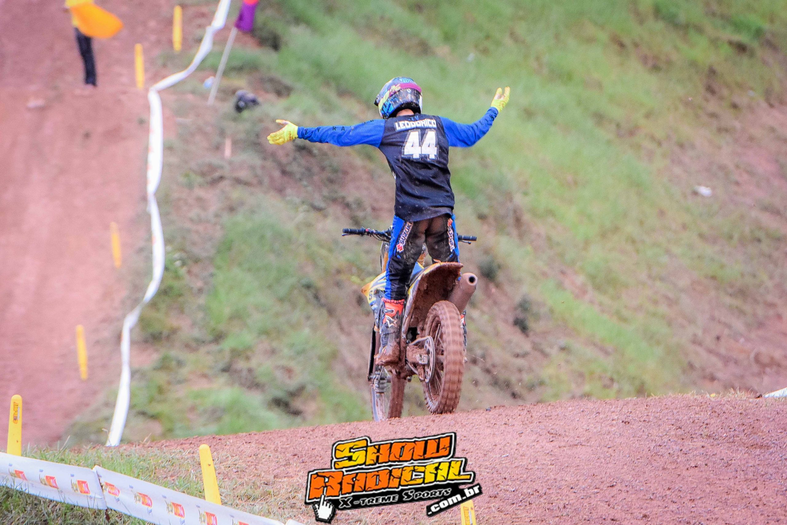 Primeiro dia da 5&ordf; edi&ccedil;&atilde;o da Copa VitaNat de Motocross