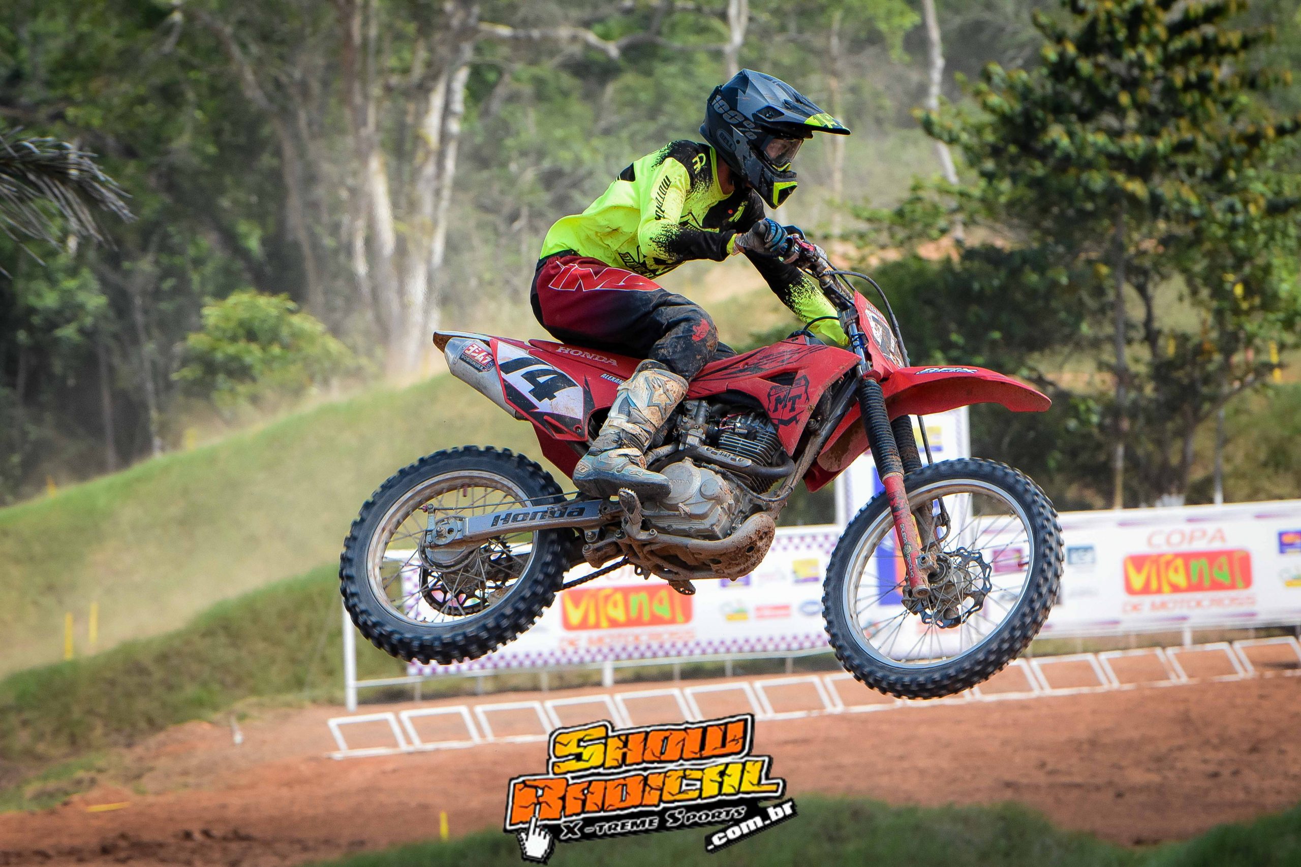 Primeiro dia da 5&ordf; edi&ccedil;&atilde;o da Copa VitaNat de Motocross