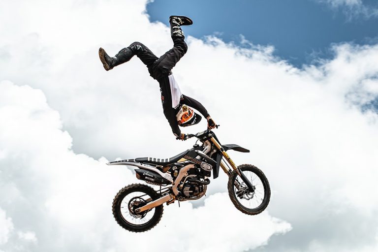 Com técnica apurada e foco na estratégia, Marcelo Simões garante pódio no Duelo de Motos 2021