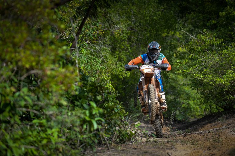 Segundo dia conta com bastante navegação para as motos no Rally Piocerá 2021