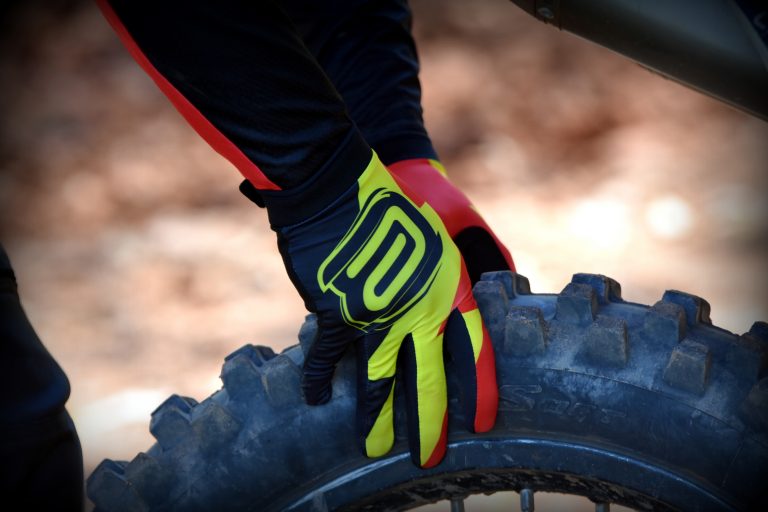 ASW Racing apresenta as novas luvas ASW Signatures