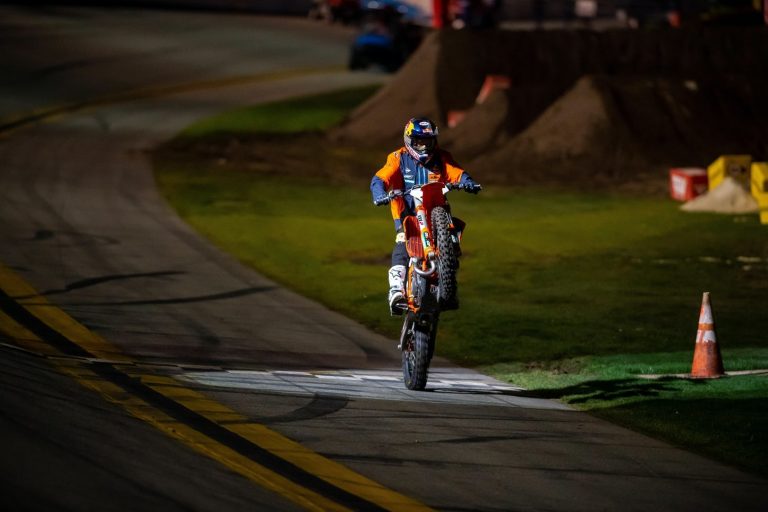 Resultados 10ª etapa AMA Supercross, Arlington Texas com vídeos