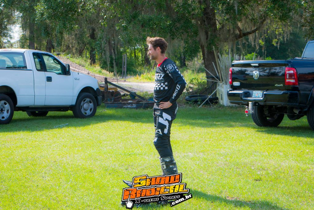 Do SuperMoto ao Flat Track confira a jornada de Sim&atilde;o Lawant nos EUA