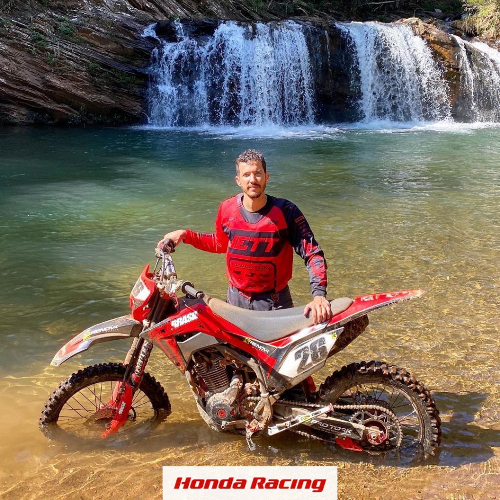 CRF Brasil | Conversamos com J&uacute;nior Ferreira, o fundador da p&aacute;gina 230Brasil