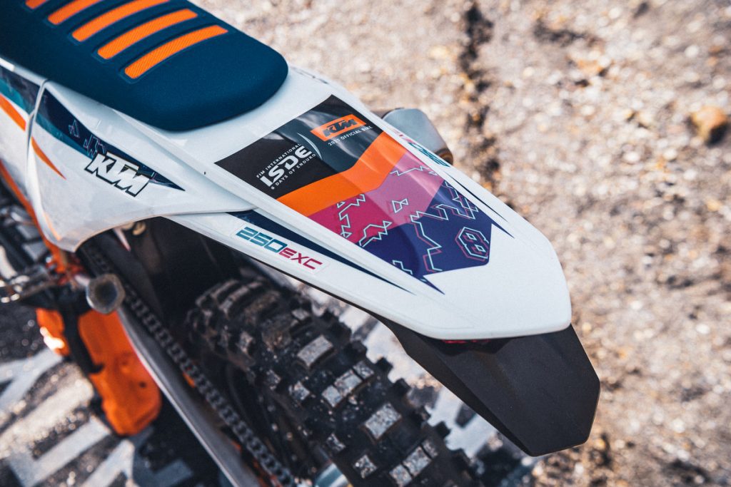 KTM apresenta a linha de Enduro 2022