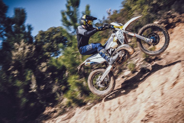 Husqvarna apresenta a linha de enduro 2022