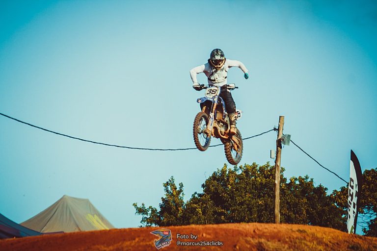 FAZT Pró: Ricardo Carneiro vence a MX1 na abertura da Copa São Rafael de Motocross