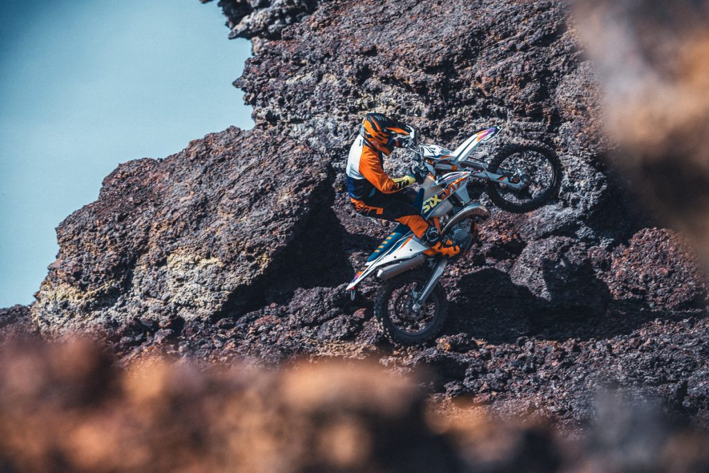 KTM apresenta a linha de Enduro 2022