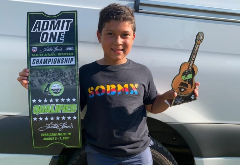 Brasileiro Kayky de Pinho consegue duas vagas para o Loretta Lynns com apenas 8 anos de idade