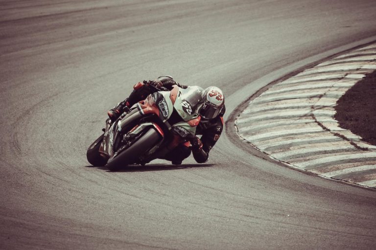 Representando a FAZT Suplementos, Léo Tamburro conquista grande resultado no SuperBike Brasil