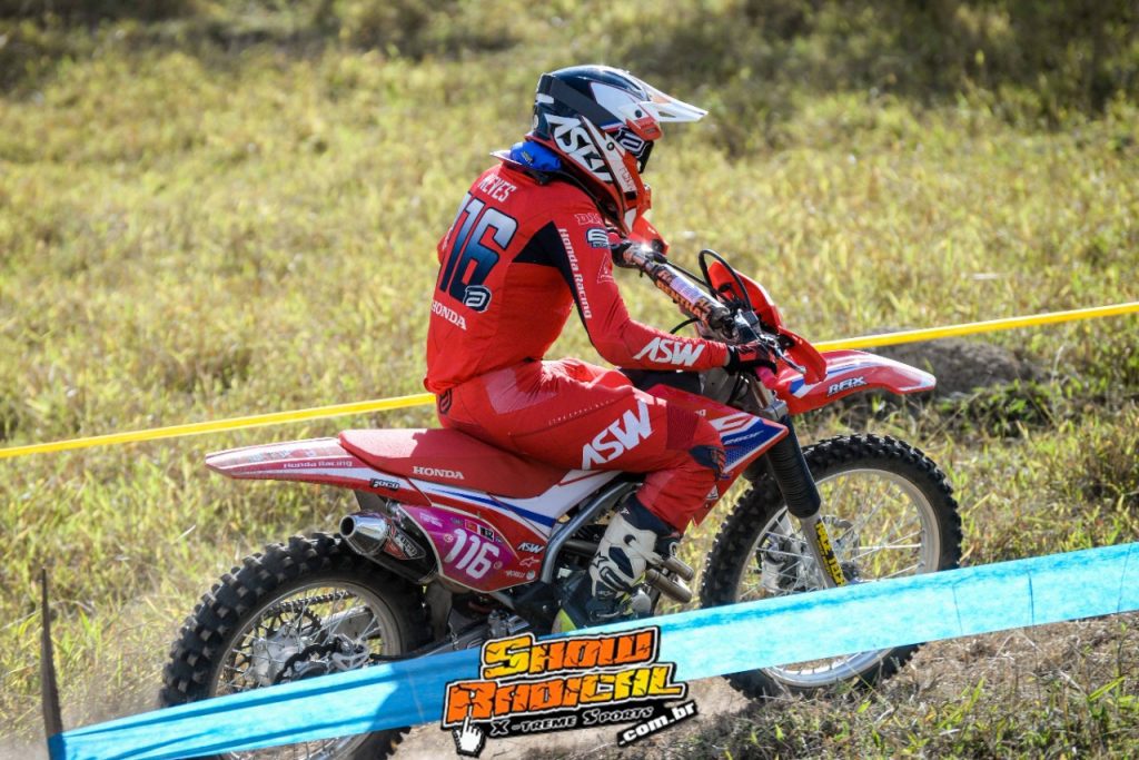 Resultados de domingo na 3&ordf; rodada do Brasileiro de Enduro