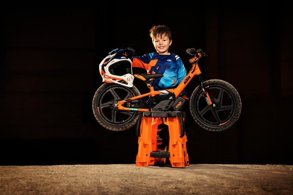 KTM apresenta bike el&eacute;trica infantil STACYC 12eDrive, dispon&iacute;vel no Brasil