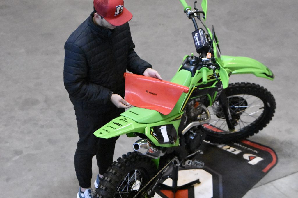 Biker Acess&oacute;rios apresenta nova capa de banco Pyramid